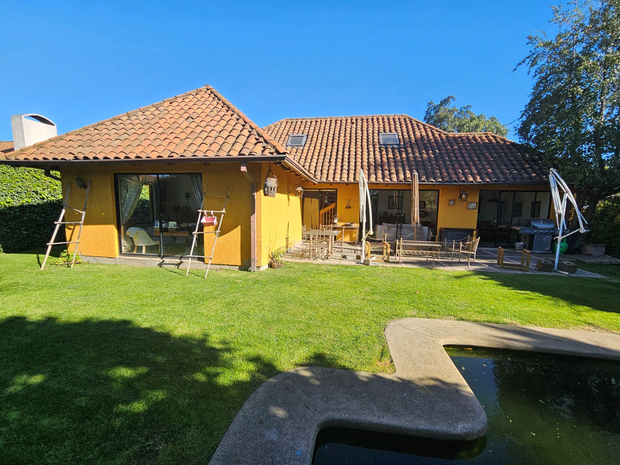 Vendo amplia y hermosa casa en Parque Universitario