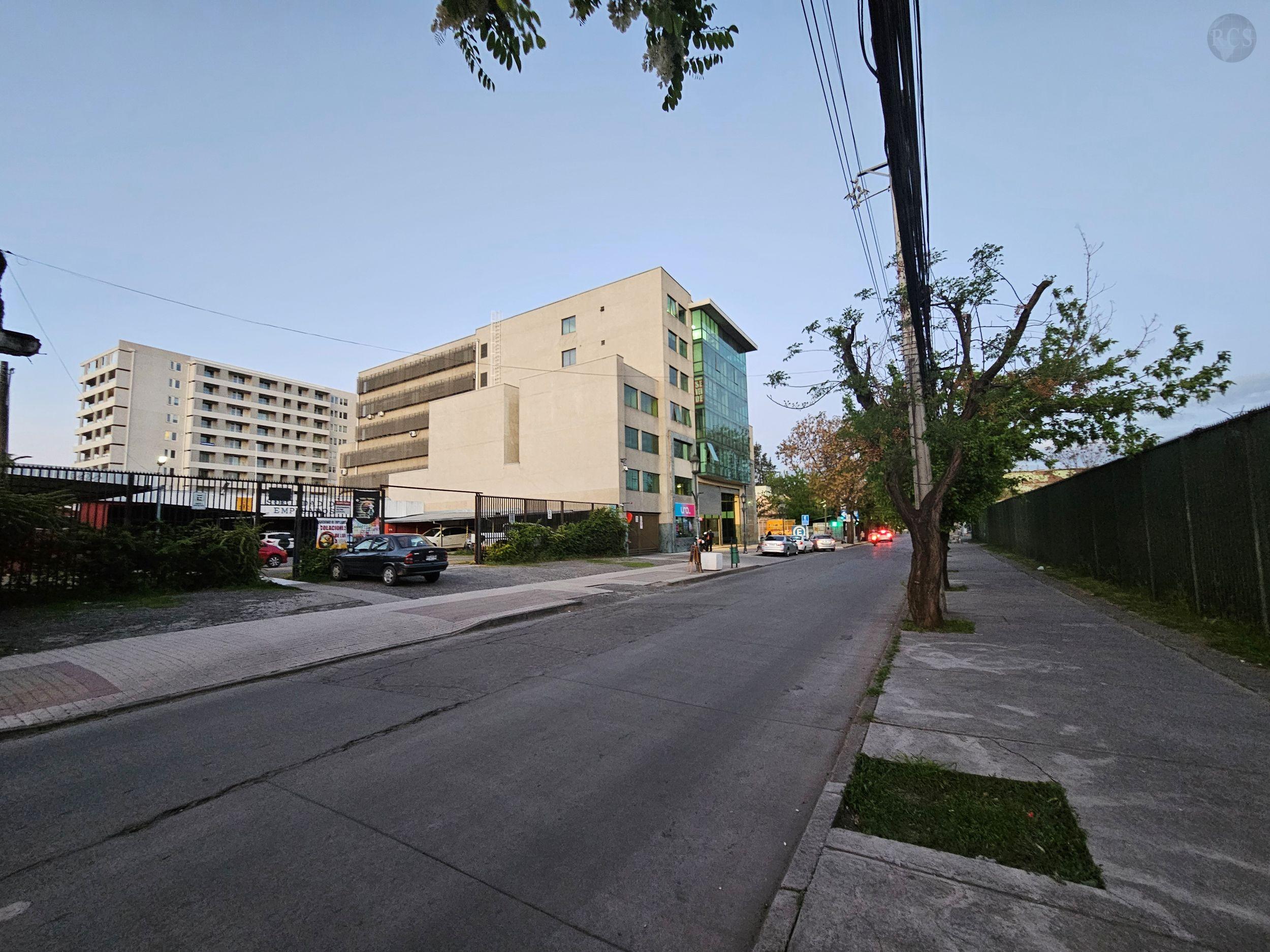 Arriendo amplia oficina de 95m2, centro de Talca
