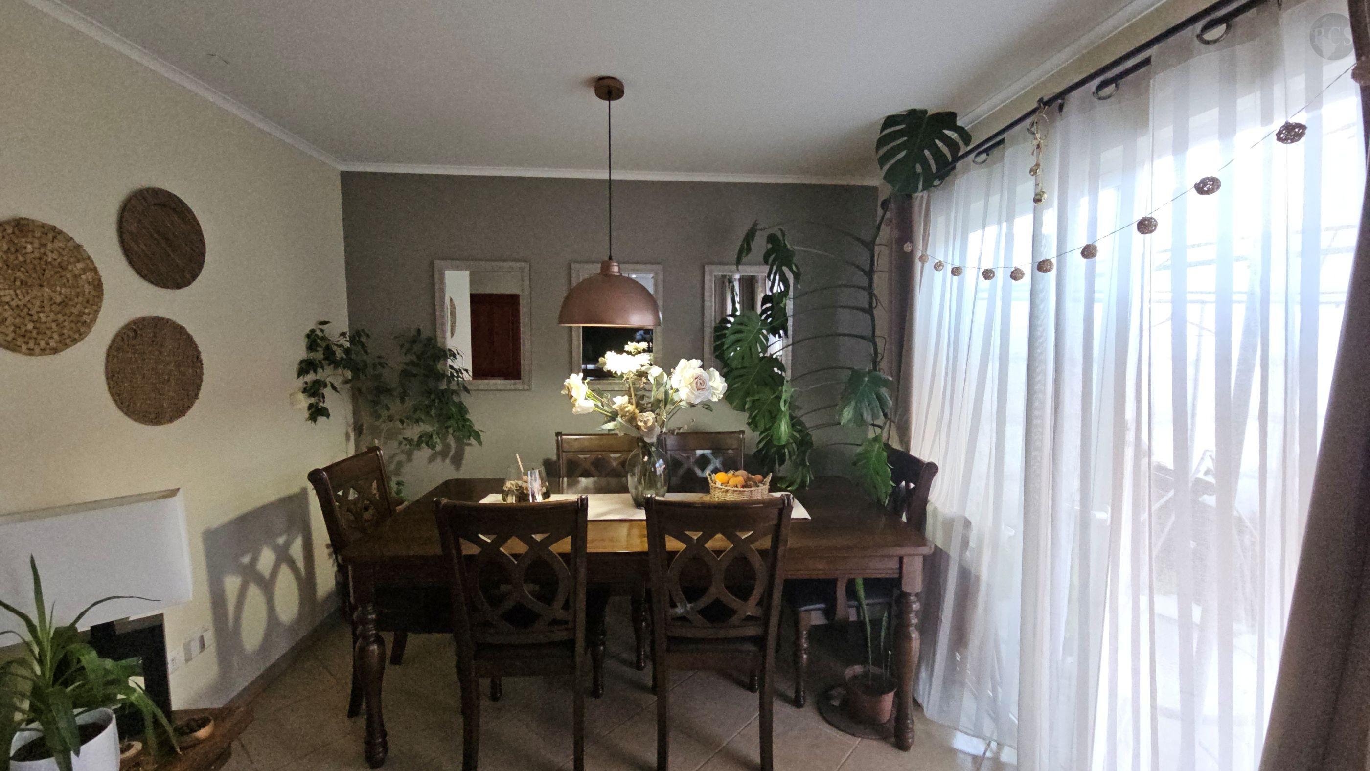 Vendo amplia casa en Valles del Country, Talca