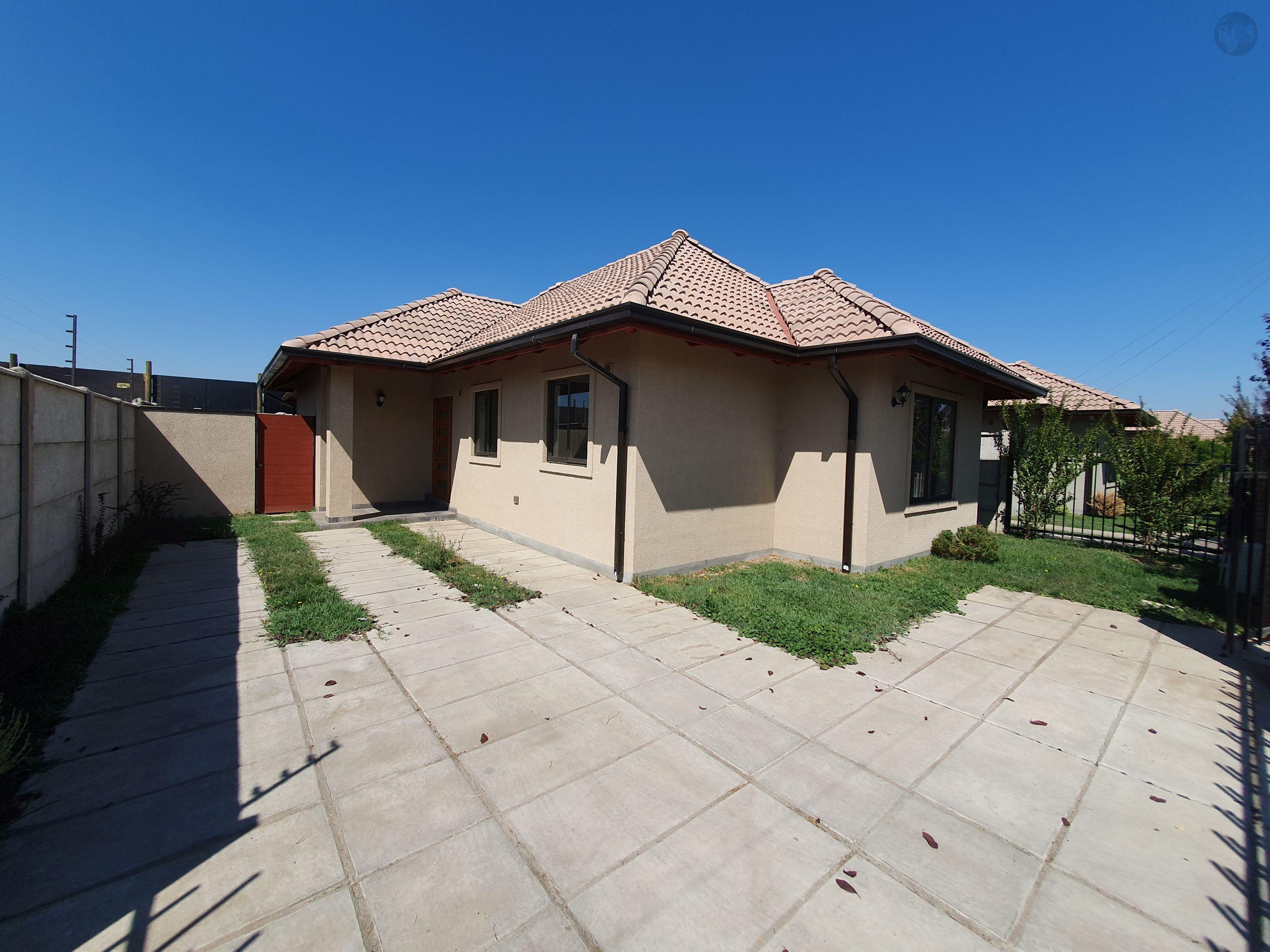 En venta  casa 100m2, en Hacienda Esmeralda
