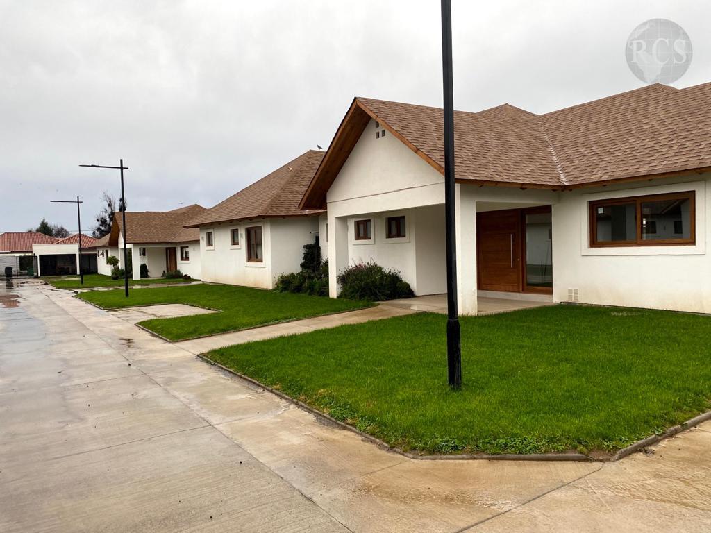 Vendo amplia y hermosa casa en condominio, lado colegio Ingles
