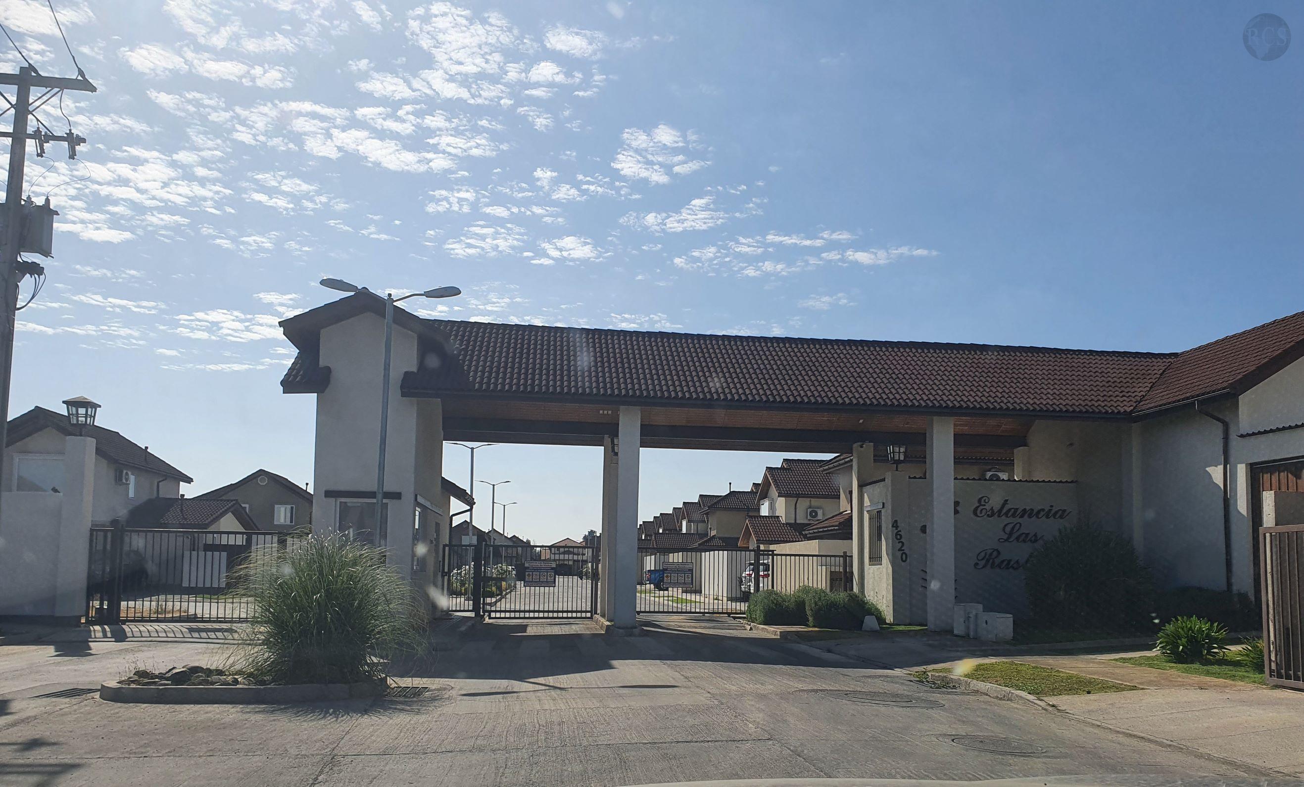 Vendo hermosa  casa en condominio Estancia las Rastras