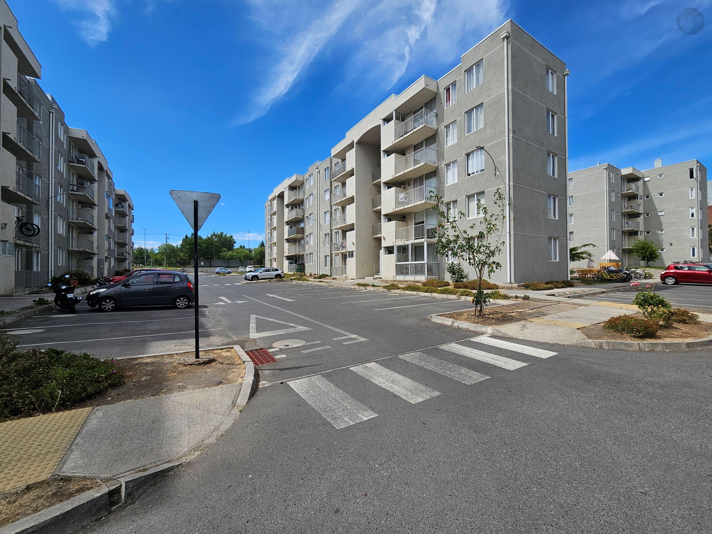 En venta departamento frente U. de Talca